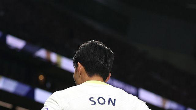 ‘PL 베스트셀러 10위 포함’ 손흥민 유니폼 이제 못 파니 토트넘 매출 반토막! 후원사 계약도 중단