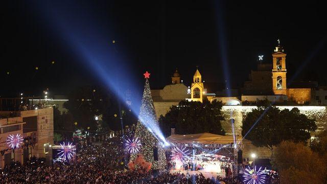 다시 불 밝힌 베들레헴 크리스마스트리…가자전쟁 후 처음