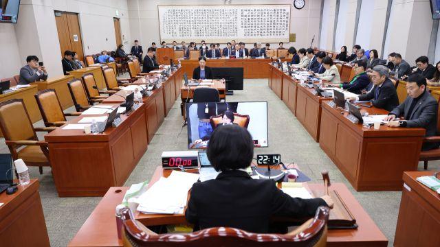 서지현, '내란 재판부'에 쓴소리 