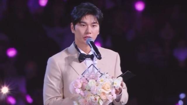 '사생활 논란' 이이경, 수상 소감서 유재석 패싱…유포자에는 