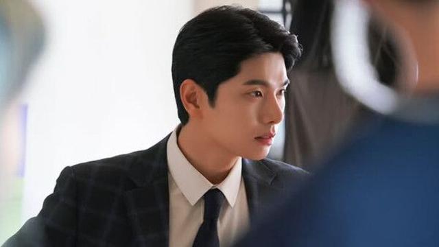 이이경, 공식석상서 '용의자' 언급...유재석만 뺀 수상 소감