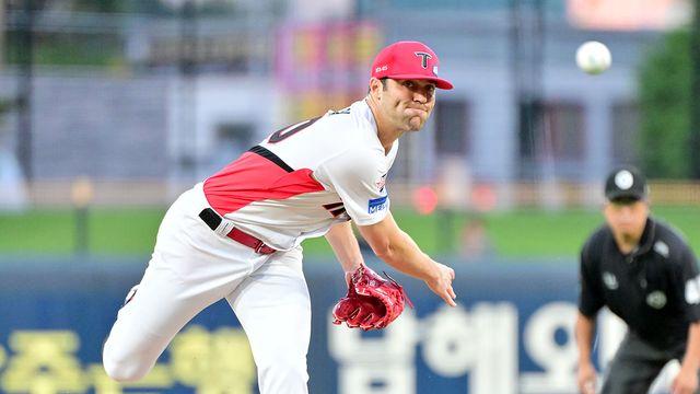 KIA 30억 투자→1선발 재계약, 그런데 이게 끝이 아니다…중요한 과제가 또 있다