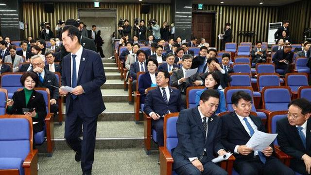 민주, '위헌 우려' 내란전담재판부법 수정할까…오늘 의총 논의 주목