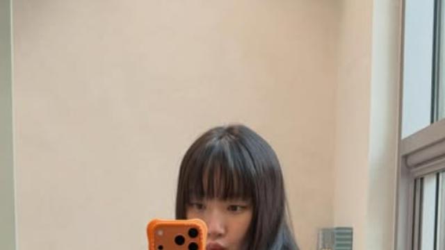 [IS하이컷] 색다른 비주얼...문가영, 앞머리로 완성한 시크+러블리 매력