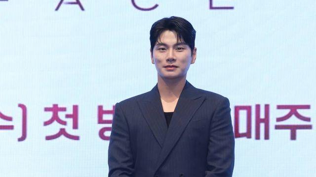 이이경 소감 논란 후폭풍에 “유재석 저격 아냐…그럴 이유 없어” 소속사 진화 [종합]