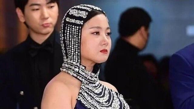 박나래 측, 전 매니저들 '법인 자금 횡령' 맞고소 예고... '갑질 공방' 진흙탕 싸움으로 확산