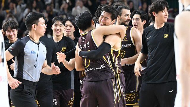 프로농구 창원 LG, KT에 짜릿한 역전승… 선두 고공행진