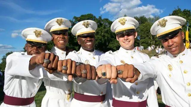 MIT 출신만 낀다는 반지