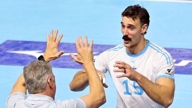 '올 시즌 세 번째 트리플크라운' 러셀이 활짝 웃었다…