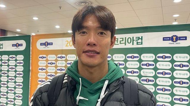 [코리아컵 라이브] “2020년보다 다섯 살 많아져서 힘들었어”...‘더블 경험만 두 번’ 전북 홍정호의 너스레