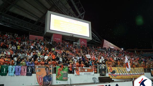 ‘주황, 청백적 다 모였다’ 제주, 구단 역대 최다 관중 신기록 예고 [IS 서귀포]