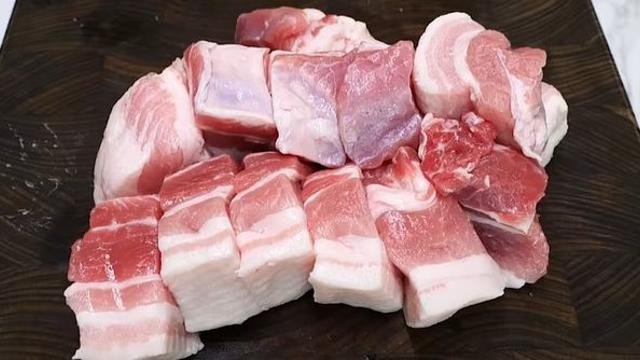 삼겹살 이제 굽지 말고 '콜라' 부으면, 온 가족이 밥솥 싹 비웁니다