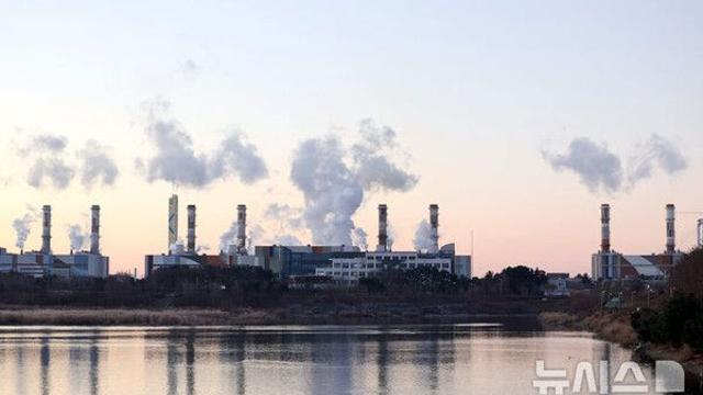 아침 영하권 추위…동해안 중심 건조 '산불주의'[오늘날씨]