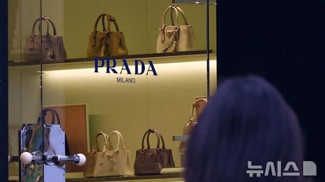 베르사체·프라다·구찌 포함 13개 명품 브랜드, 이탈리아서 노동력 착취 의혹 조사