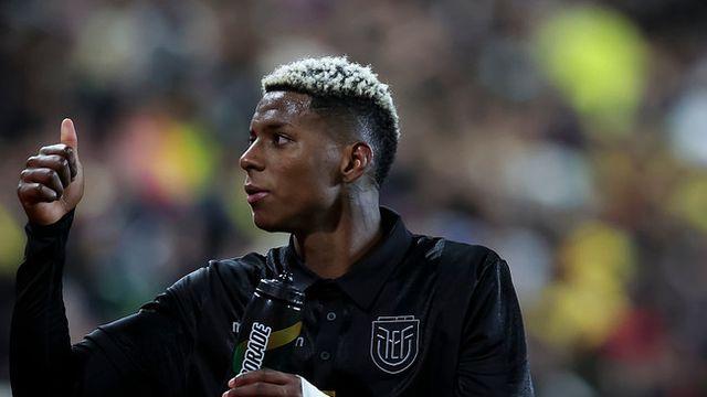 음뵈모-아마드-마즈라위 이탈 예정 맨유, “드리블 성공률 99%, 22세 에콰도르 공격수 주시“