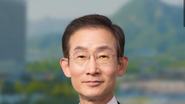 李 대통령, 감사원장 후보자에 김호철 변호사 선임...프로필 주목