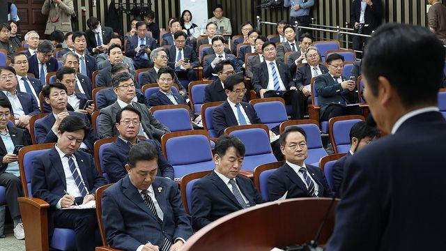 與, 오늘 비공개 정책의총…내란재판부·법왜곡죄 의견수렴