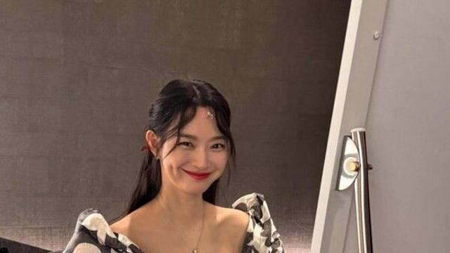 결혼 앞둔 신민아, 물오른 미모 과시... 김우빈과 20일 비공개 결혼