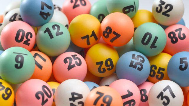 로또 '14억원' 행운의 주인공은 19명…1등 명당 어디?