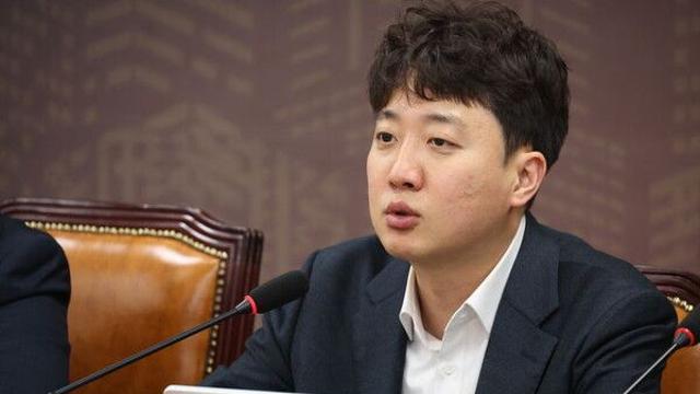 조진웅 소식에…이준석 