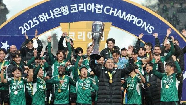 [STN 포커스] ‘최다 우승 명문 등극’ 전북, '징계 속에서도' 무언으로 증명한 포옛 감독 있었다…“레전드”