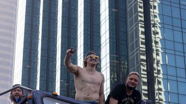 다저스, '베테랑' 로하스 이어 '슈퍼 유틸리티' 키케와 재계약 유력 전망…그럼 김혜성 입지는 어쩌나?