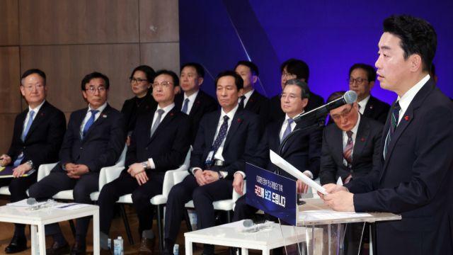 대통령실 “출범 6개월, 국가 정상화·도약 기반 마련” 자평