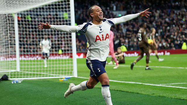 ‘이래야 손흥민 후계자지!’ 시몬스, 데뷔골+1도움 폭발!... 프랭크 감독, “정말 기쁘다”