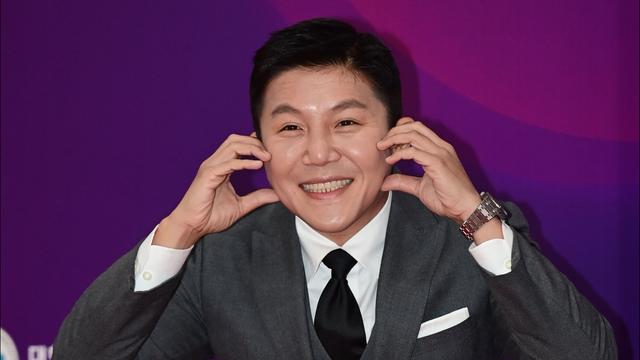 “단순 지인 아냐” 조세호, 아내 동석 술자리 사진 거론됐다