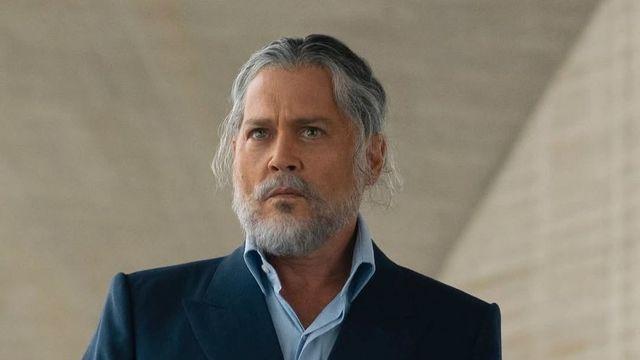 조니 뎁, 日 팬 사인회 ‘5시간 지각’ 논란… “자정까지 사인하고 가” [할리웃통신]