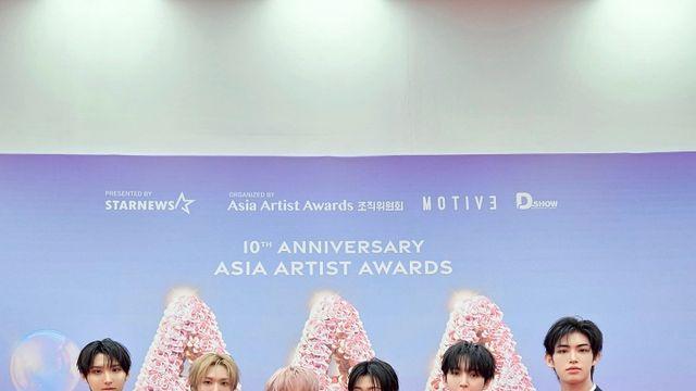 'AAA 2025' 킥플립, 베스트 뉴 아티스트 수상 