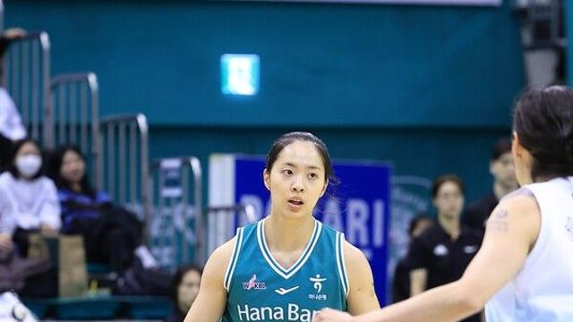 1위 하나은행의 질주, 신한은행까지 꺾고 5연승…전 구단 상대 승리도 2라운드 만에 달성