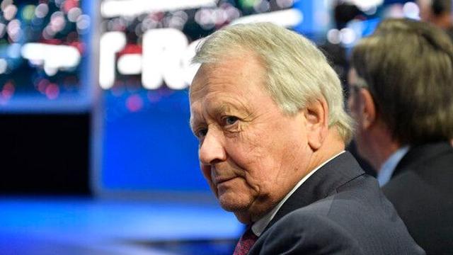 82세 포르셰 회장, 20살 연하 연인과 네 번째 결혼