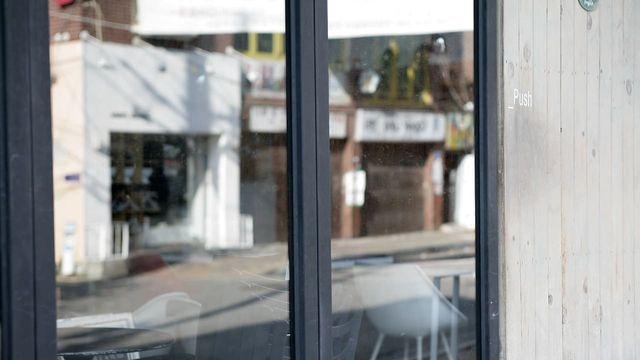 '월 400만 원 벌려면 하루 13시간 일해야..' 2025년 현재, 서울에만 무려 '1만개' 이상 분포돼 있는 가게