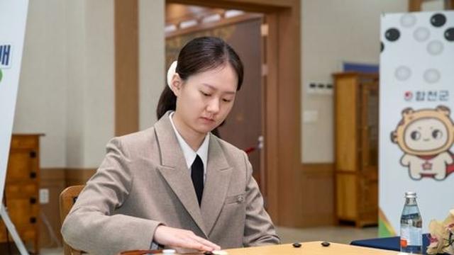 김은지, 최정 제치고 여자 바둑 랭킹 1위 탈환