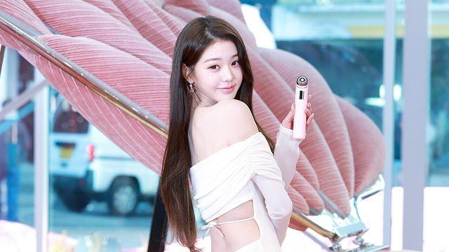 [NC포토] 아이브 장원영, 새로운 뒷태 여신