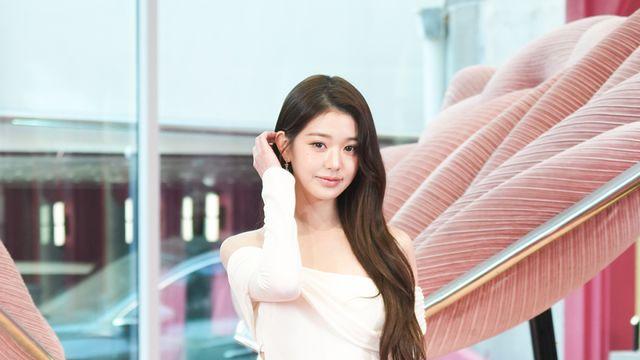 [포토] 장원영, 다리길이 실화? 압도적 10등신 비율