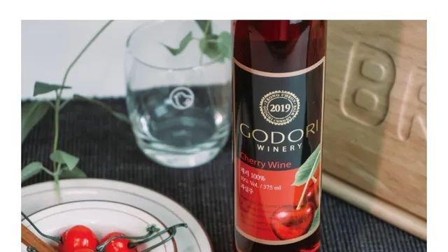 와인 마실때 체리를 먹는 이유