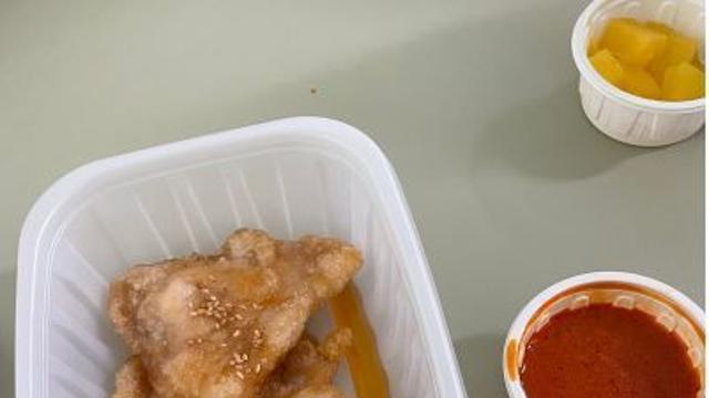 꿔바로우 5조각이 1만2000원…논란 부른 배달 음식