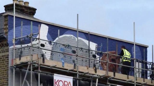 역시 손흥민! 직접 선택한 벽화 디자인 일부 공개→’찰칵 세리머니+태극기 포함’…“팬들 몰릴 듯”