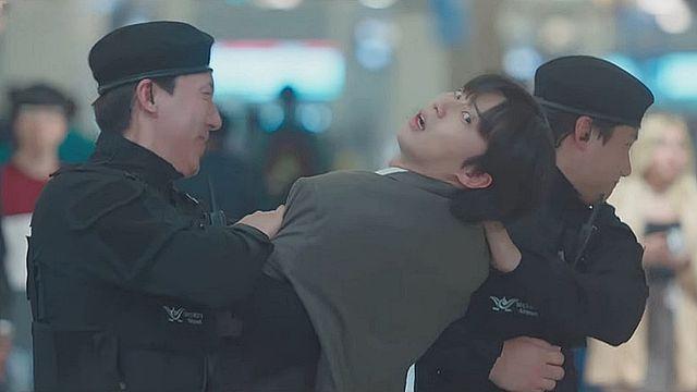 시청률 22% 배우 주연인데…첫방 2%대 찍고 반응 갈린 '한국 드라마'