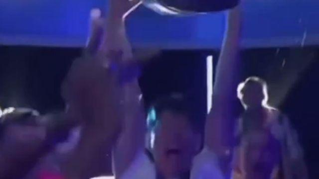 “나이스 원 쏘니~” 손흥민 커리어 최고의 순간 미공개 영상 풀렸다...동료들 응원가 열창