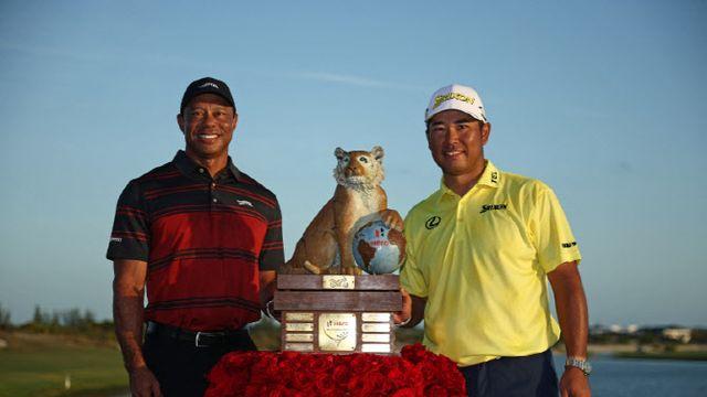 마쓰야마, '우상' 우즈에 트로피 받아…