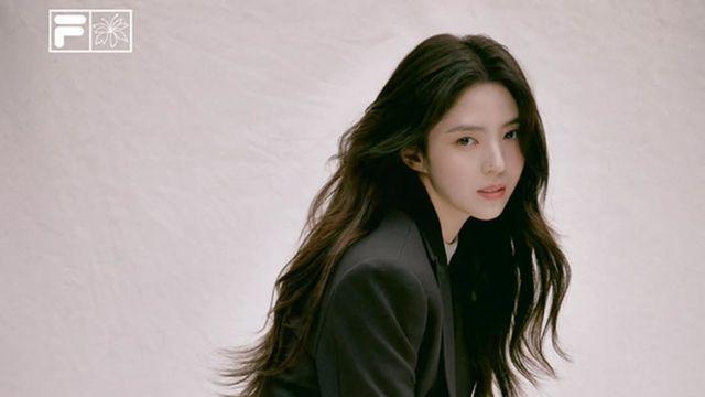 현재 반응 터진 한소희 디자인 참여 휠라 한정 신발