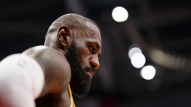 ‘18년 만의 8득점’ 위기의 ‘킹 제임스’ 일시적 부진 VS 기량 급하락