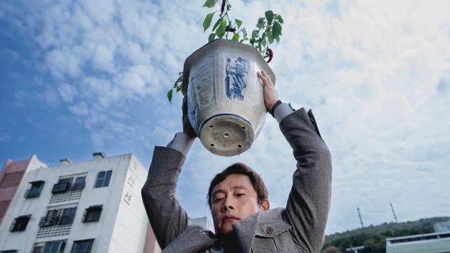 '어쩔수가없다', 골든글로브 작품상 놓고 '원 배틀…'과 경쟁