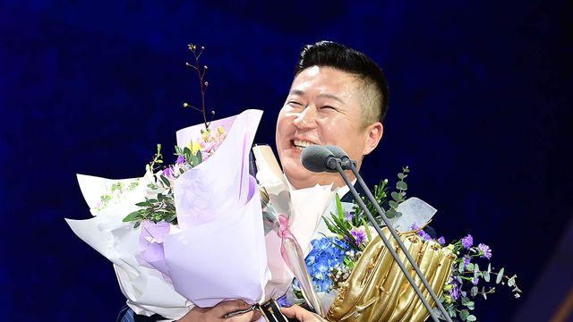 'KIA 떠나 삼성 리턴' 최형우, 또 최고령 수상 기록 경신?…2025 골든글러브 관전 포인트는