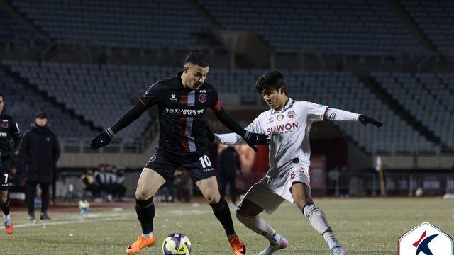[STN 현장] '싸박 교체 대기' 수원FC vs '바사니 선발 출격' 부천, 운명의 승강 PO 2차전 라인업 공개!