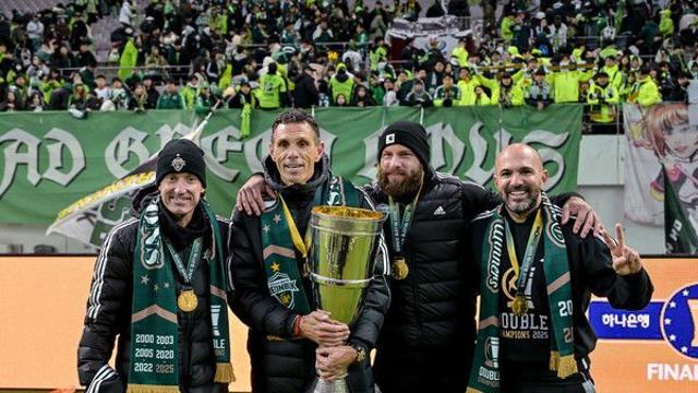 [오피셜] 포옛 전북 감독 끝내 사임 ‘구단은 타노스 명예회복 약속했으나 사단 깨진 뒤 사임 결정’