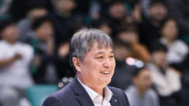 하나은행 1위 이끄는 이상범 감독 “나도 상상 못 했다”…최윤아 감독 “세컨샷 안 줘야” [IS 부천]